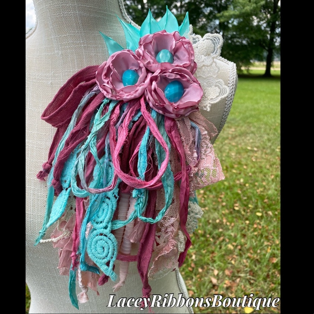 🌟SOLD🌟 Aqua & Mauve Scrappy Flower Pin